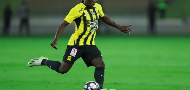 كانتي يتألق وينقذ الاتحاد من الخسارة أمام القادسية